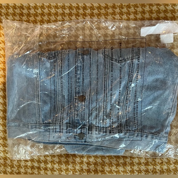 VICI Jasper Light Wash Cropped Denim Jacket Crochet Knit Sleeves Medium 8-10 - Picture 3 of 13